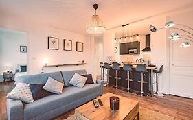Charme De L'Ancien Pour Cet Appartement Entierement Renove Dans L'Hypercentre De Reims