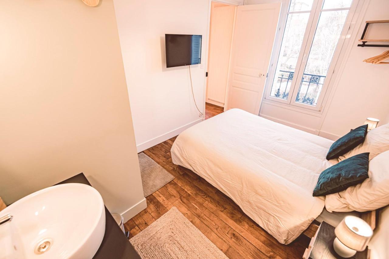 Charme De L'Ancien Pour Cet Appartement Entierement Renove Dans L'Hypercentre De Reims Exterior photo